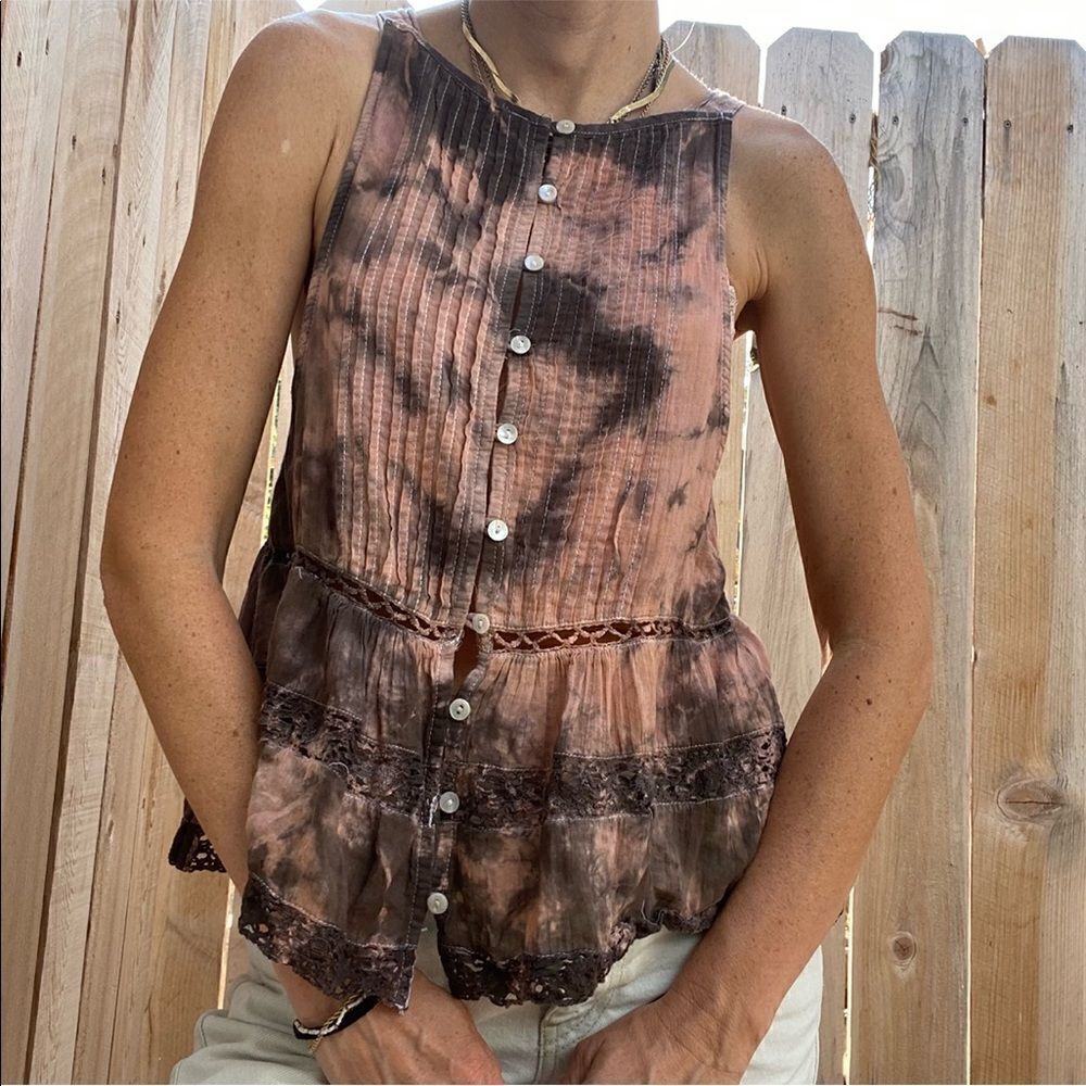 Free people tie dye sleeveless blouse size small